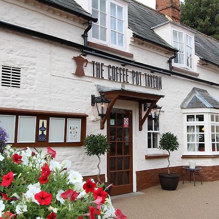 The Coffee Pot Tavern Bed & Breakfast Potterspury Eksteriør bilde